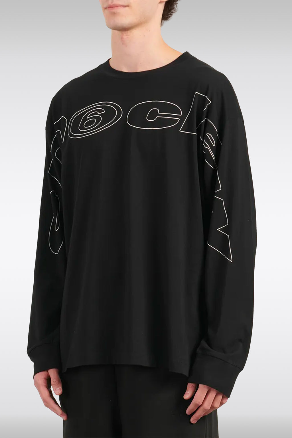 alt-image__T-shirt-nera-con-maniche-lunghe-e-stampa-grafica-frontale