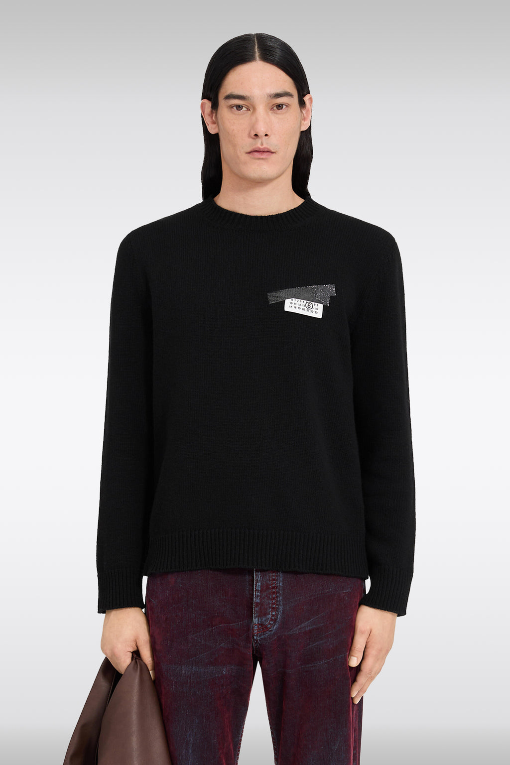 alt-image__Pullover-nero-in-lana-con-logo-e-nastro-adesivo