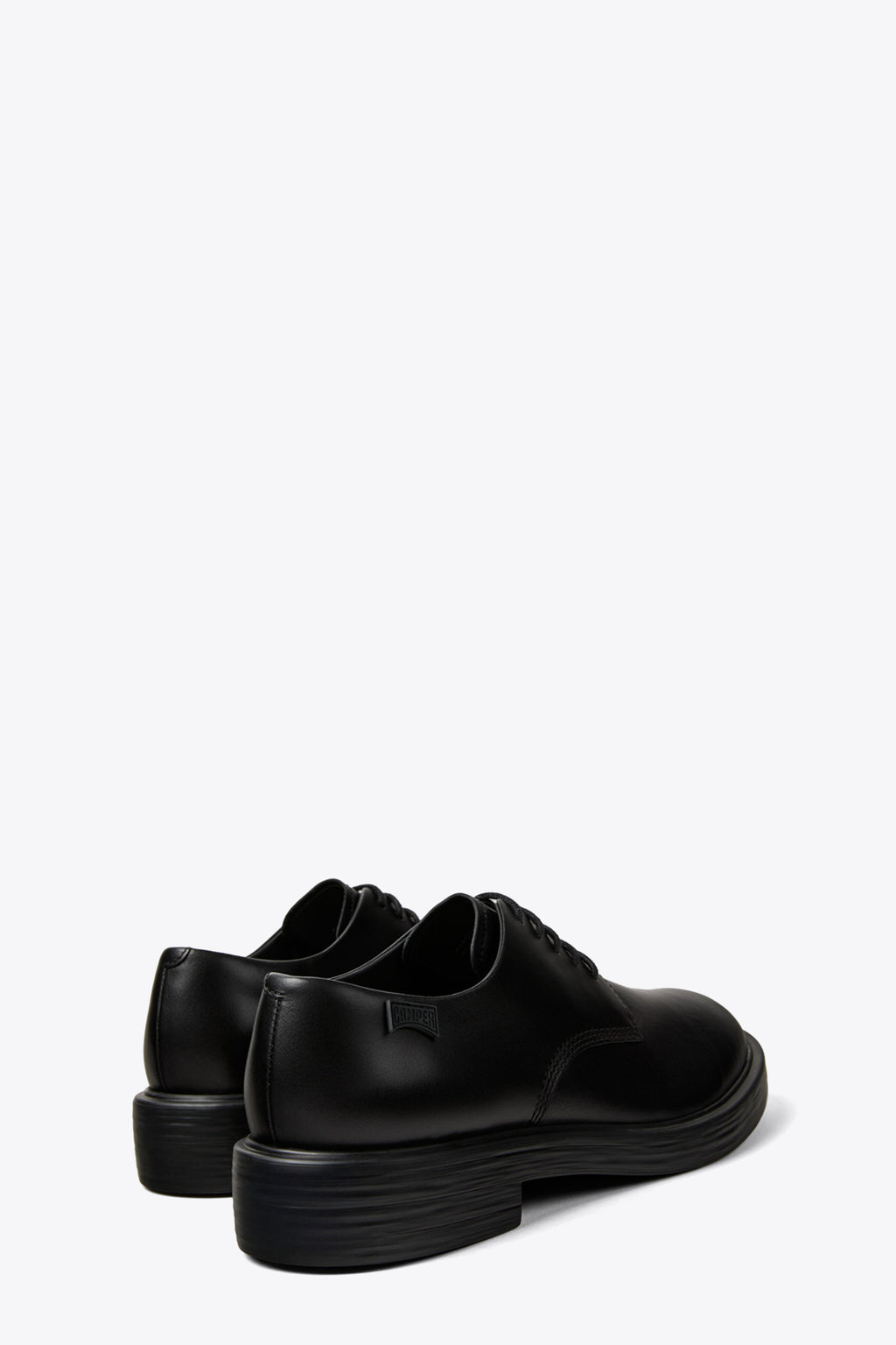 alt-image__Scarpa-derby-in-pelle-nera-con-punta-arrotondata---Dean