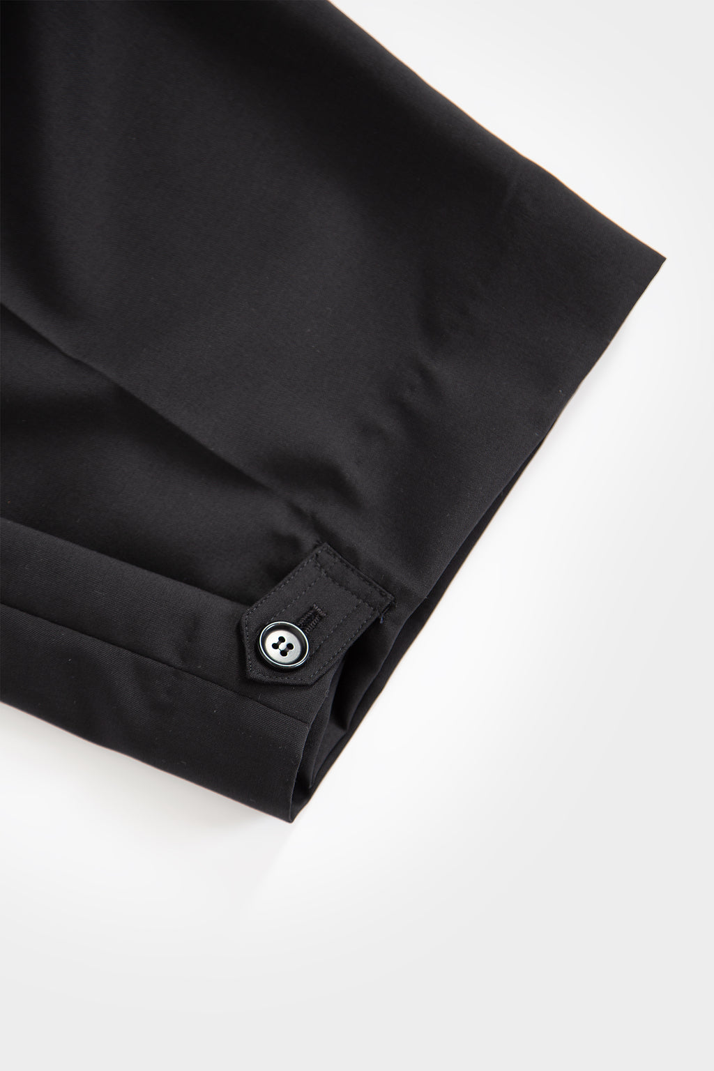 alt-image__Pantalone-nero-in-frescolana
