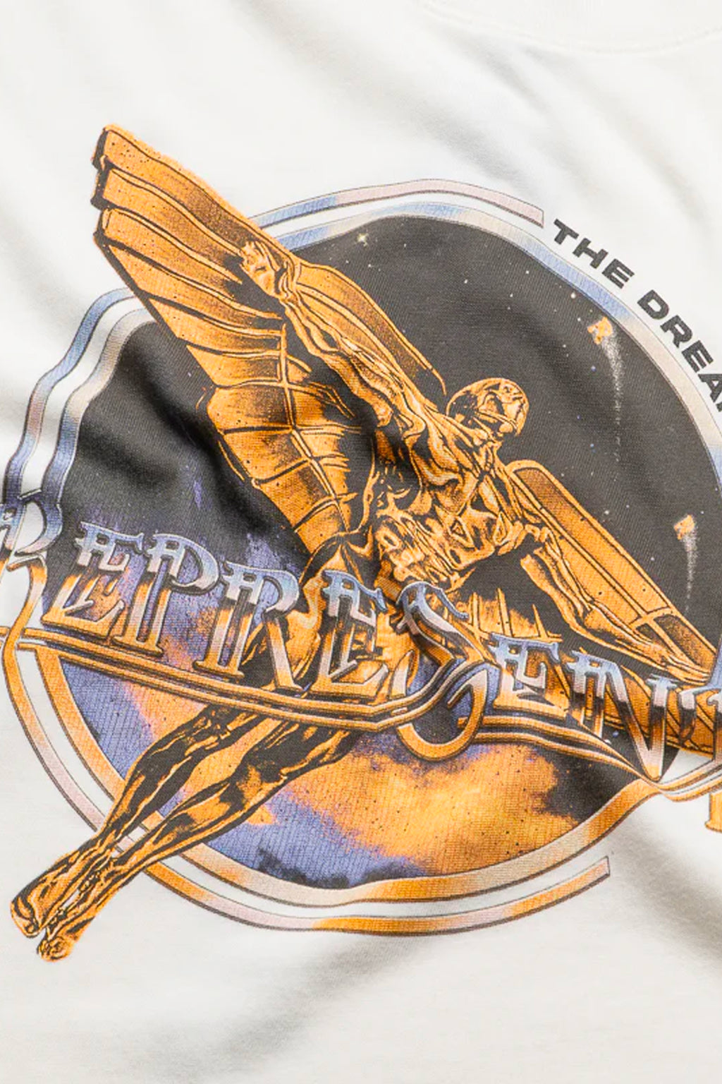 alt-image__T-shirt-bianca-in-cotone-con-stampa-grafica-frontale-e-sul-rettro---Golden-Tour-T-shirt