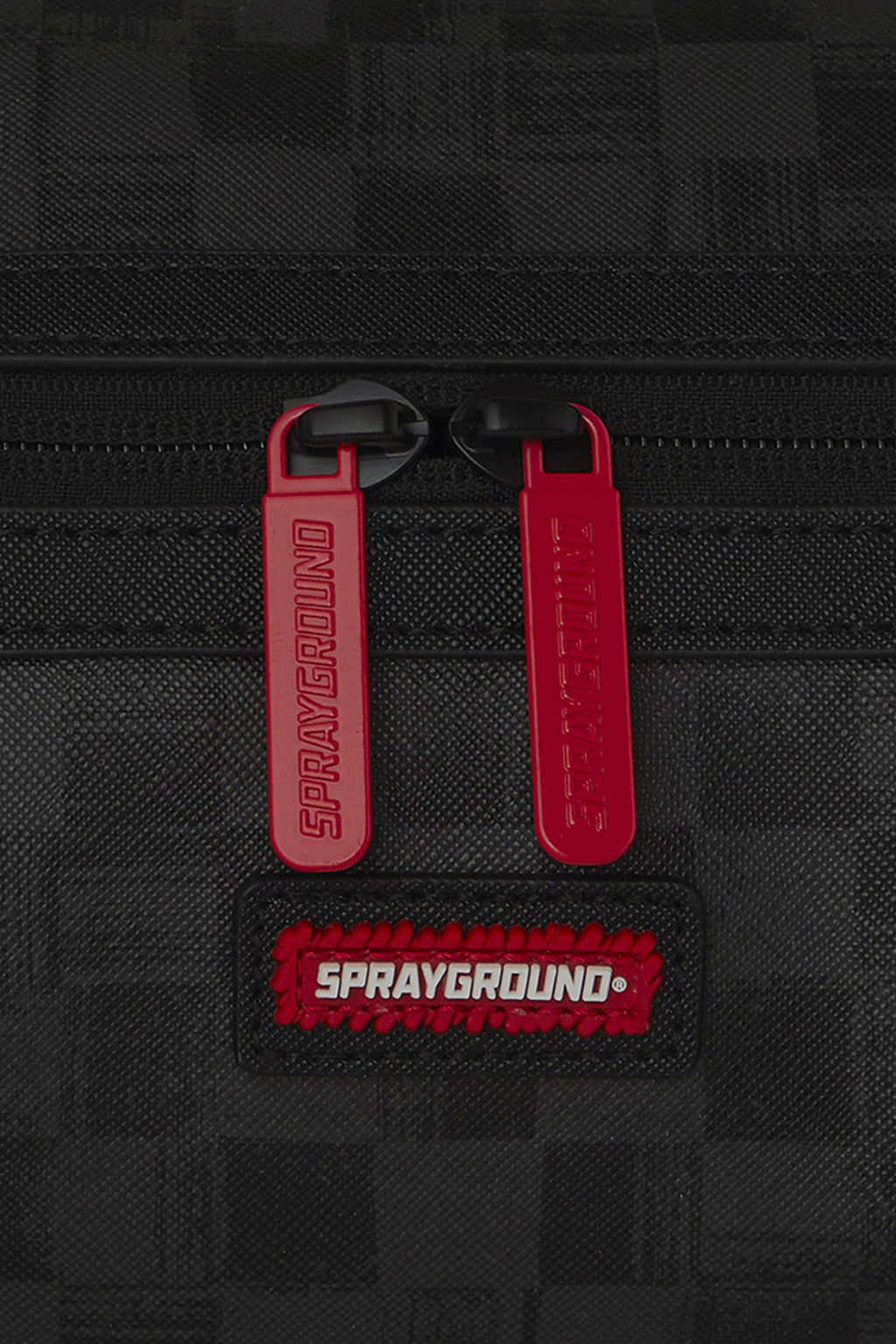 alt-image__Bauletto-in-pvc-nero-a-scacchi-con-bocca-shark---Scribble-Shark-Mini-Duffle