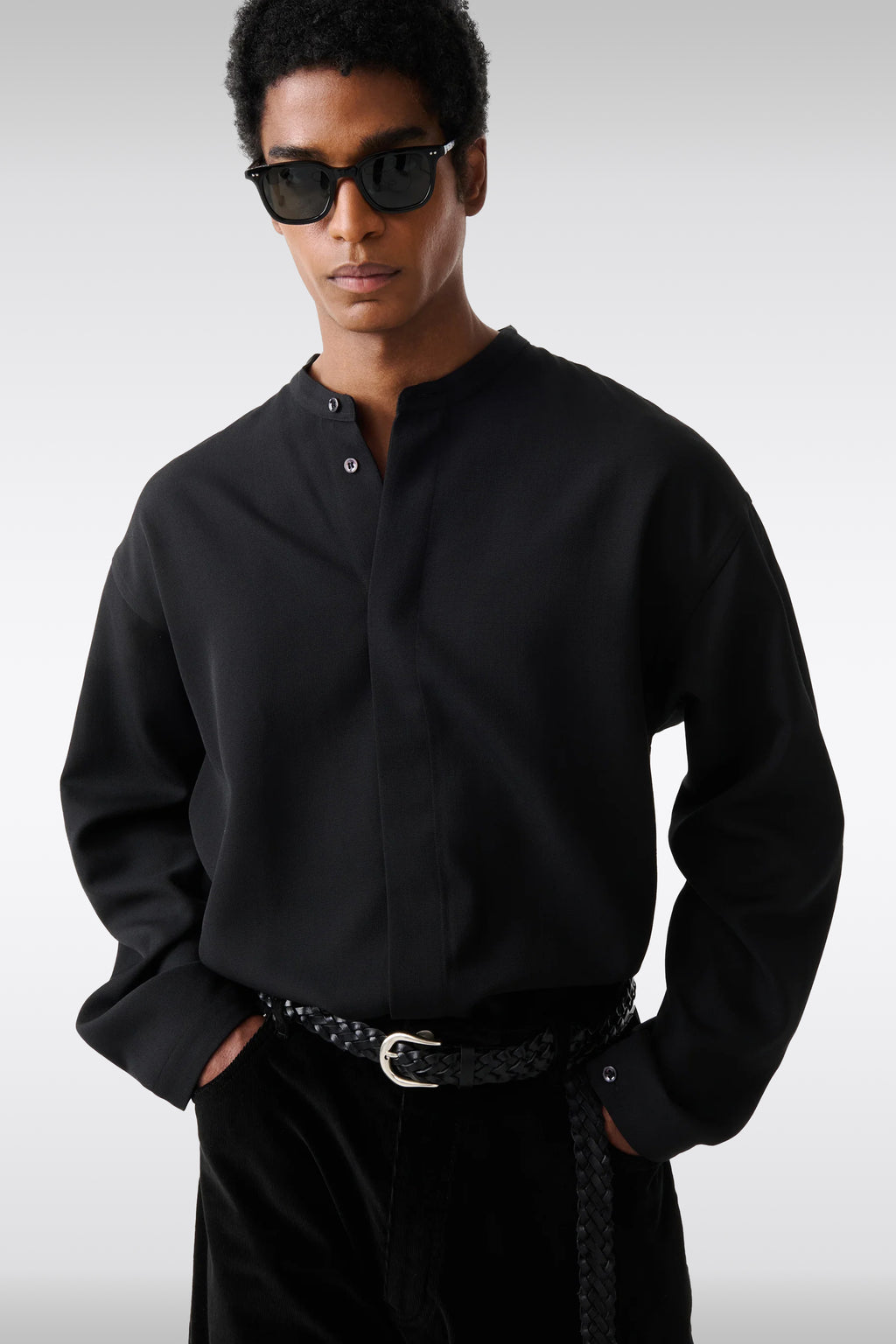 alt-image__Camicia-nera-oversize-in-lana-tecnica-con-collo-a-pistagna---Karst-Shirt