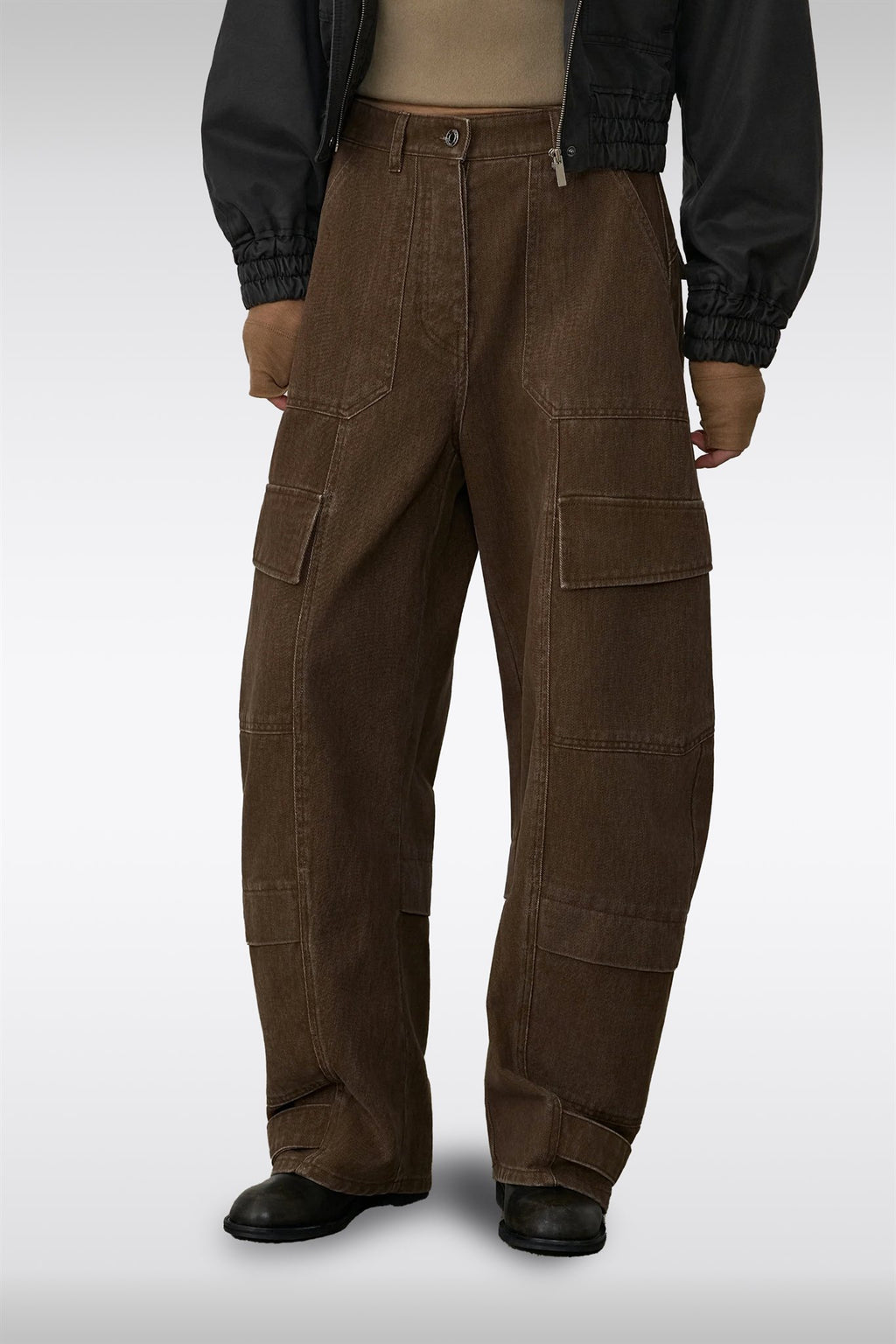 alt-image__Pantalone-cargo-in-denim-marrone-barrel-fit---Curved-Cargo-Denim-Pants
