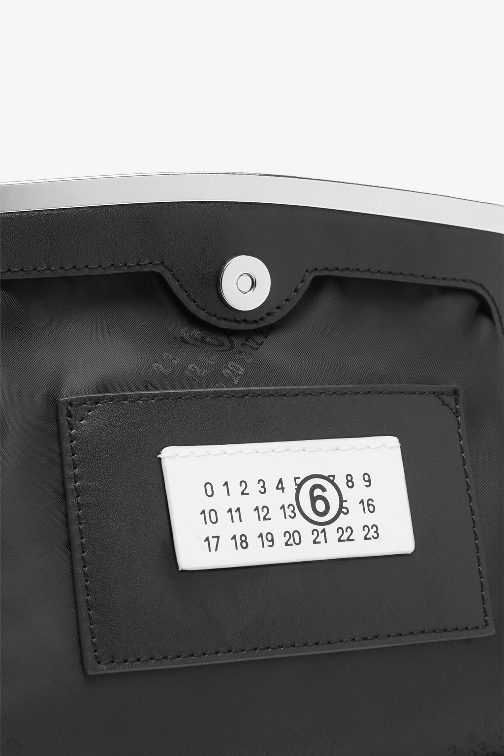 alt-image__P8503-Nero