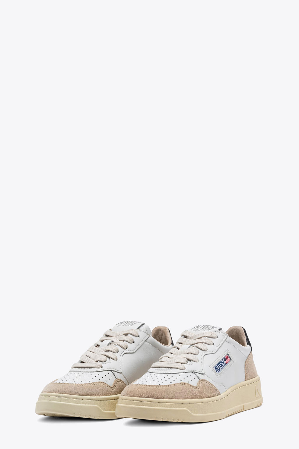 alt-image__White-leather-low-sneaker-with-black-back-tab-and-suede-details---Medalist-Low
