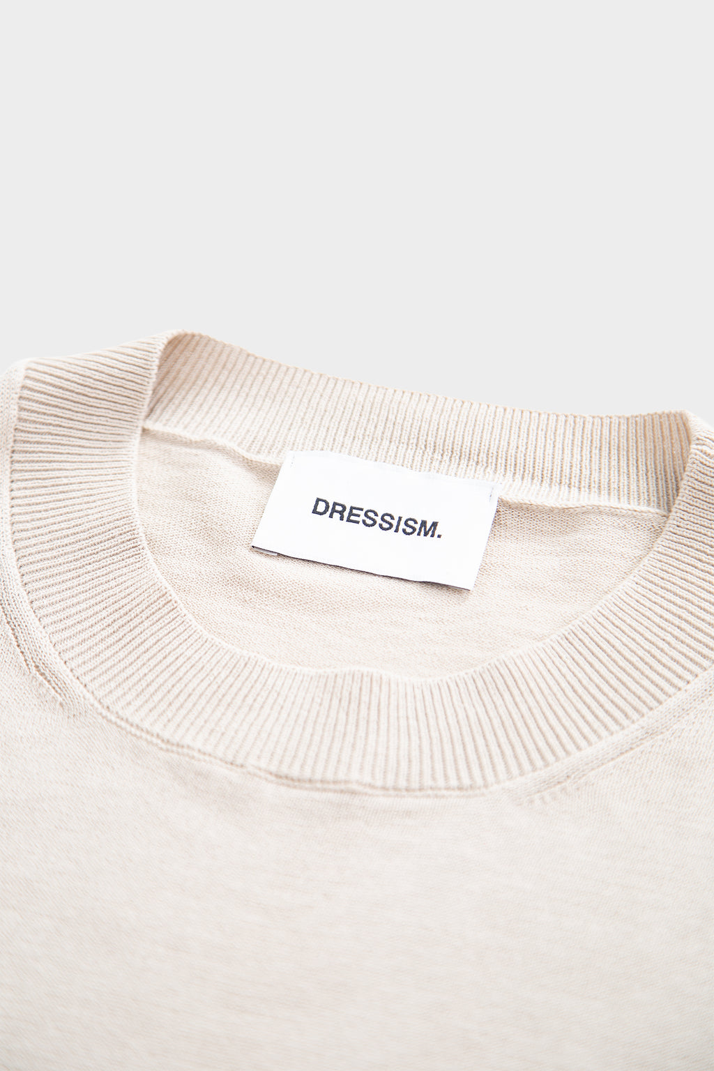 alt-image__T-shirt-in-maglia-color-sabbia