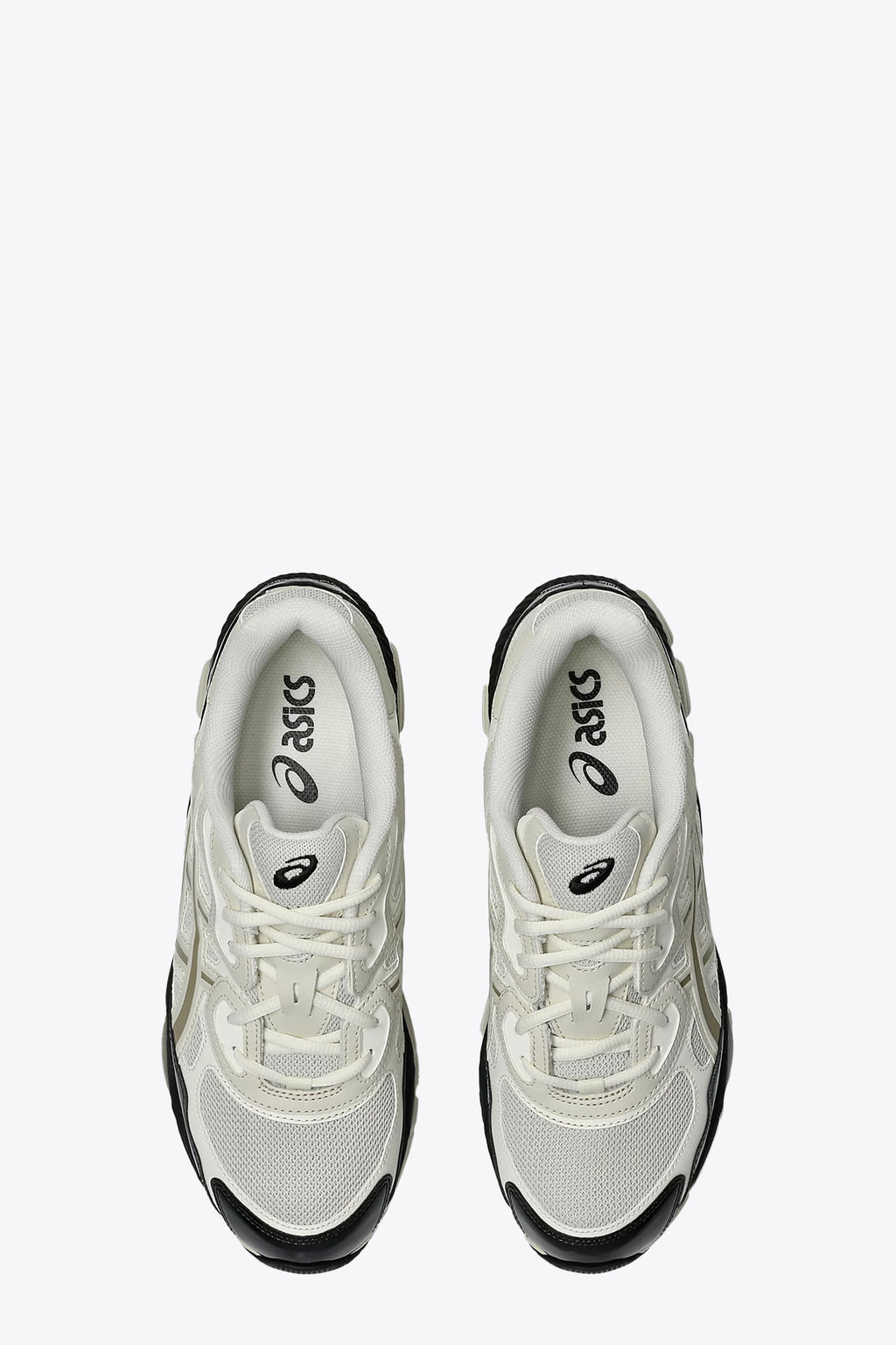 alt-image__Sneaker-bassa-in-mesh-e-pelle-panna-con-banda-nera---Asics-Gel-Nyc