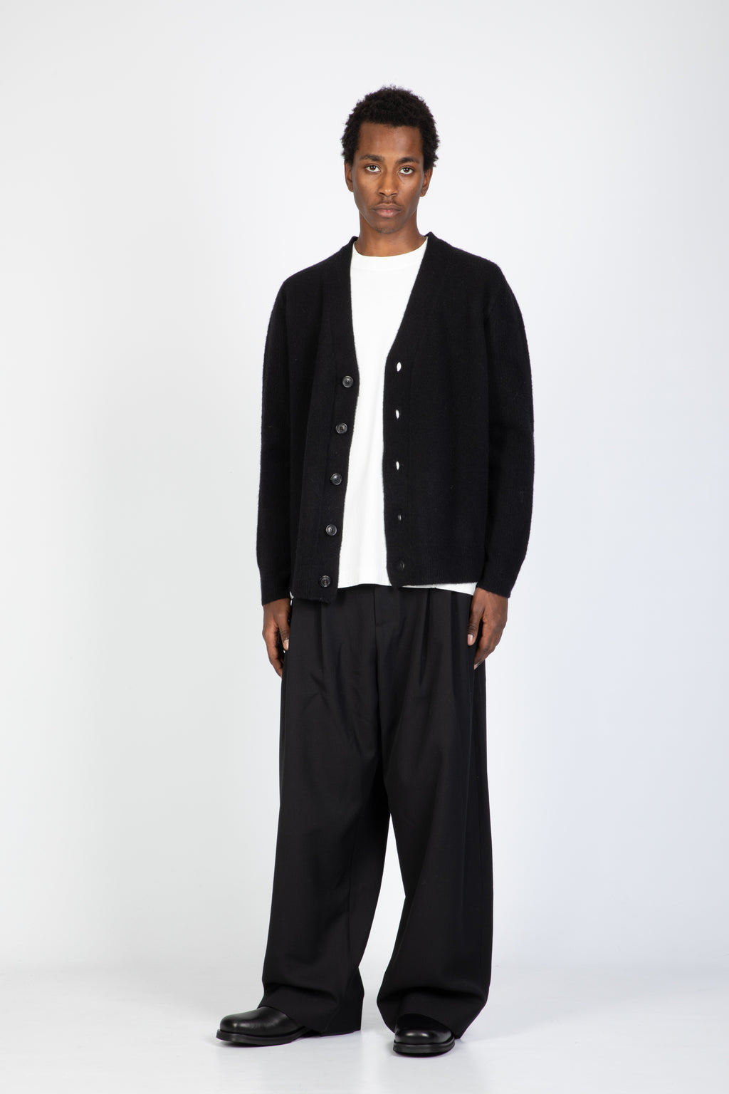 alt-image__Cardigan-nero-in-lana-relaxed-fit