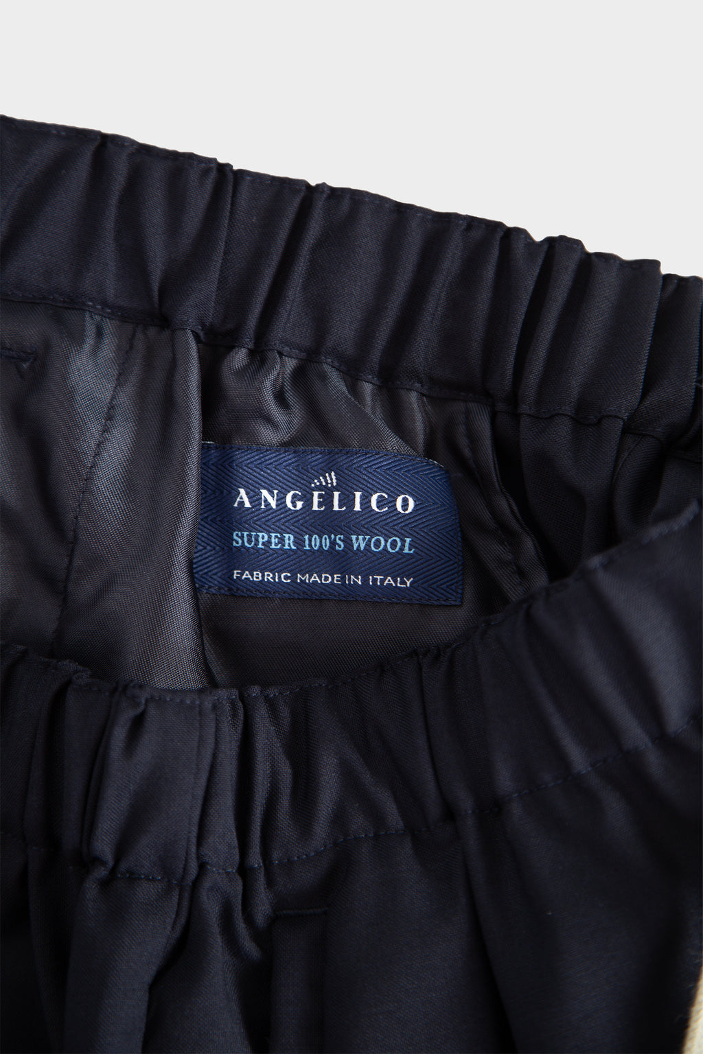 alt-image__Pantalone-loose-fit-in-frescolana-blu-navy-con-elastico-in-vita-e-coulisse