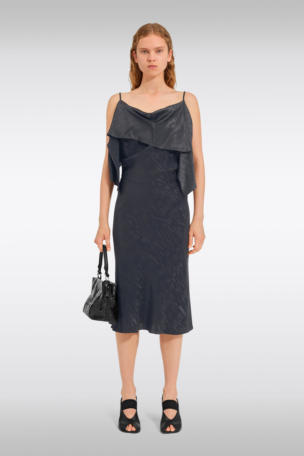 alt-image__Abito-midi-in-viscosa-grigio-antracite-con-logo-jacquard-e-spalline-sottili