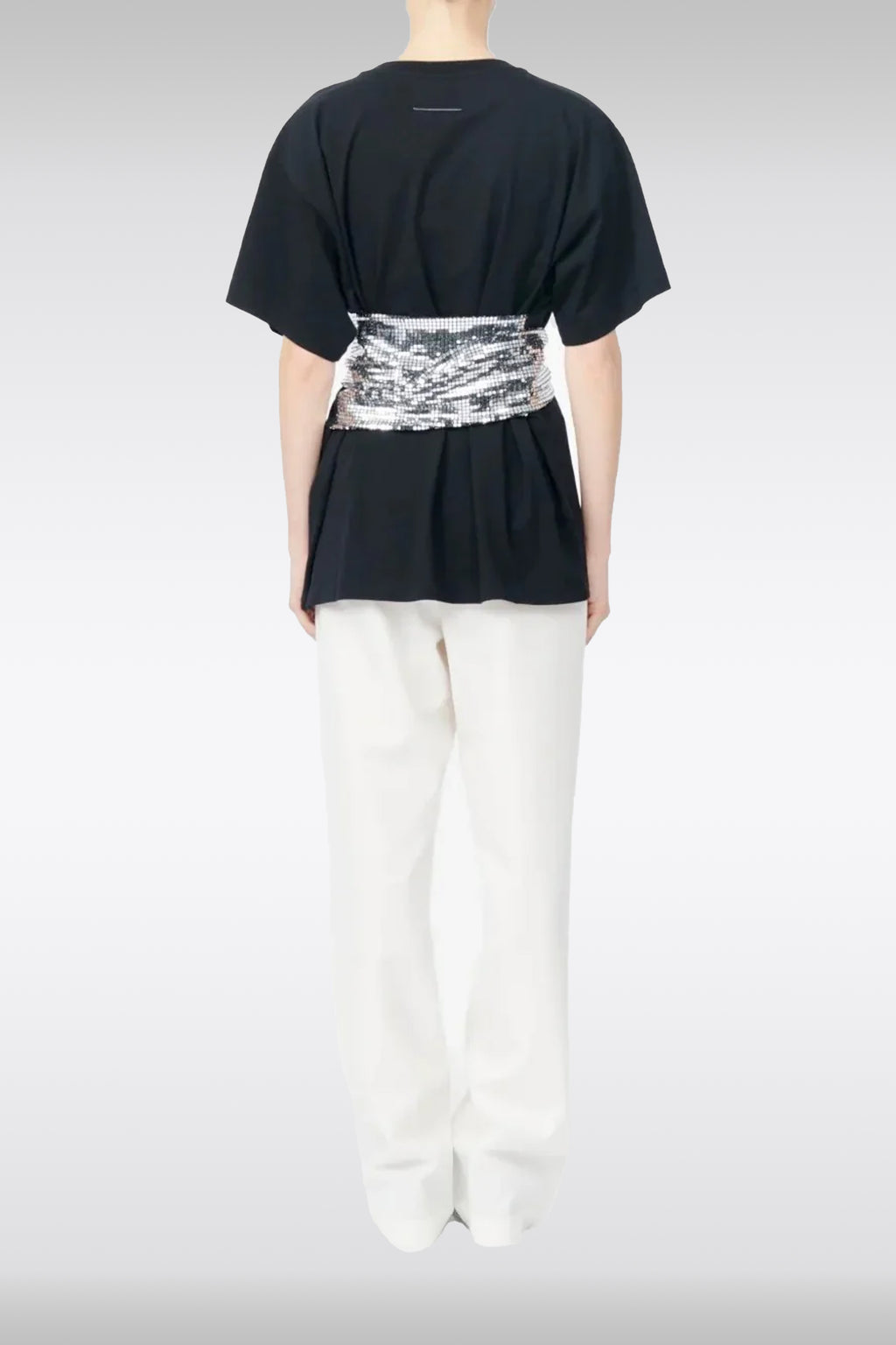 alt-image__T-shirt-nera-oversize-in-cotone-con-guanti-in-paillettes-cancan-argento-in-vita