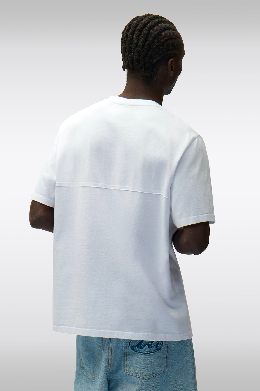 alt-image__T-shirt-bianca-in-cotone-con-logo-multicolor-e-cucitura-frontale---Circle-Logo-Cut-T-shirt
