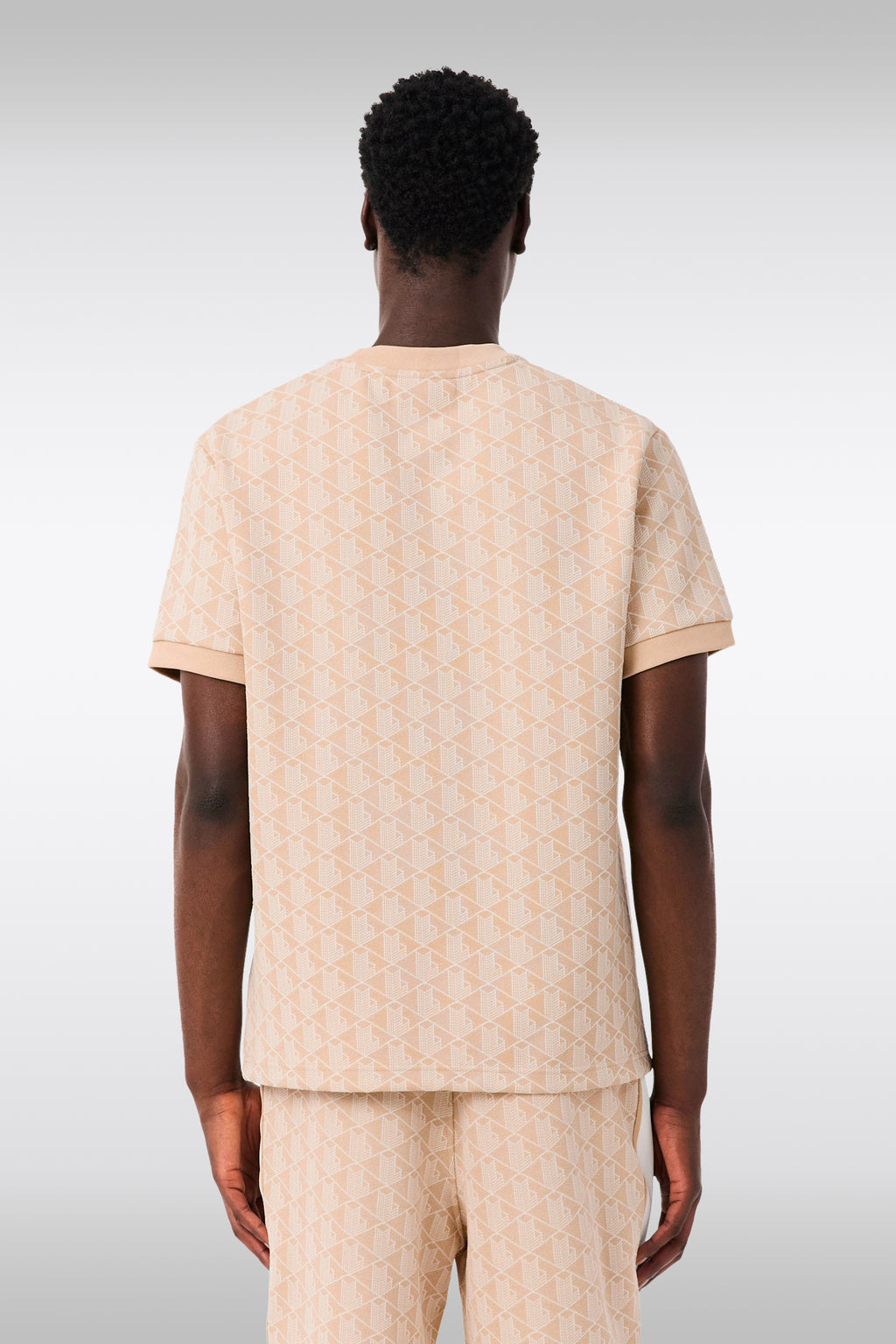 alt-image__T-shirt-beige-con-motivo-jacquard-monogram