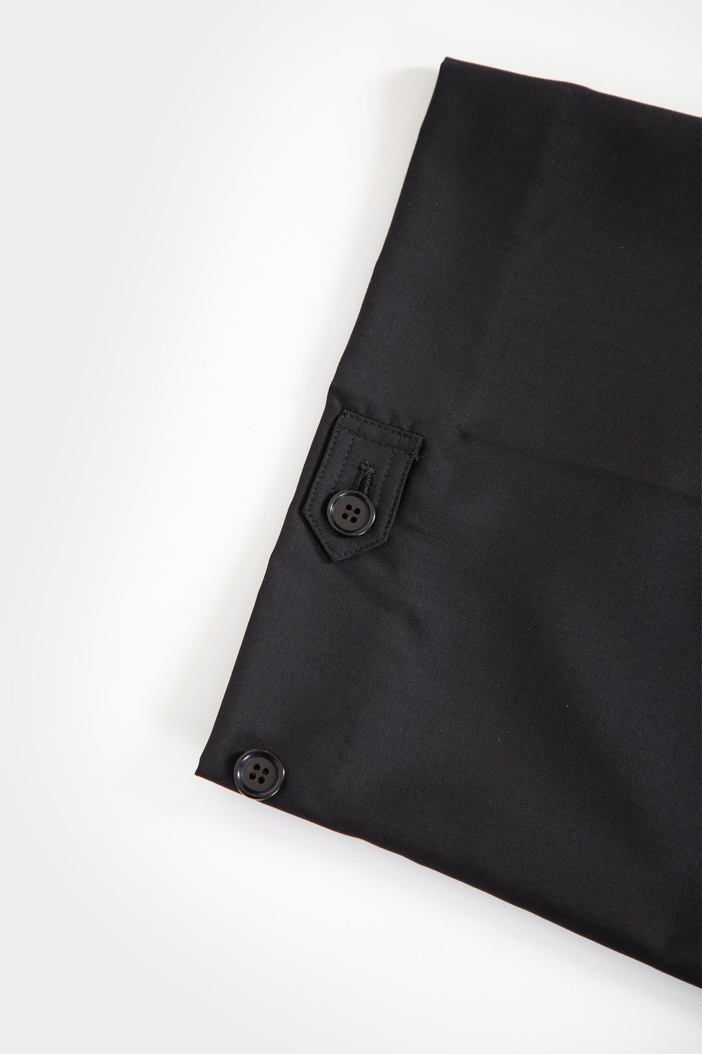 alt-image__Pantalone-nero-in-frescolana