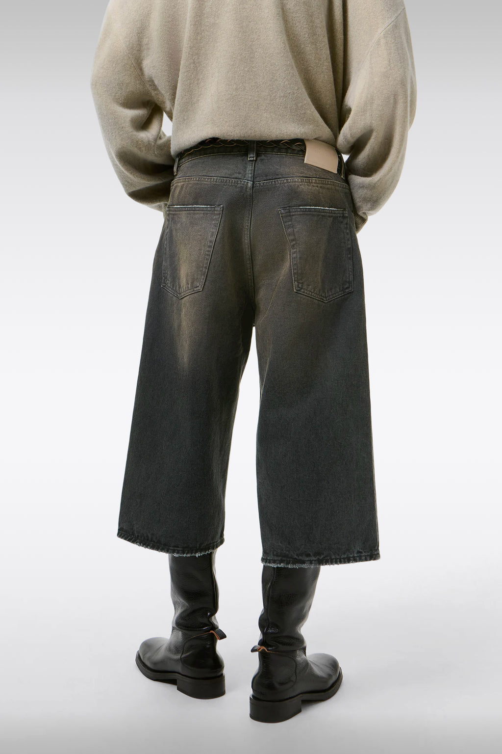 alt-image__Sandblasted-vintage-black-denim-baggy-jorts---Capri-Cut