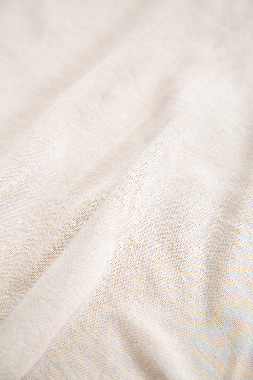 alt-image__Polo-in-cotone-color-sabbia-con-collo-aperto