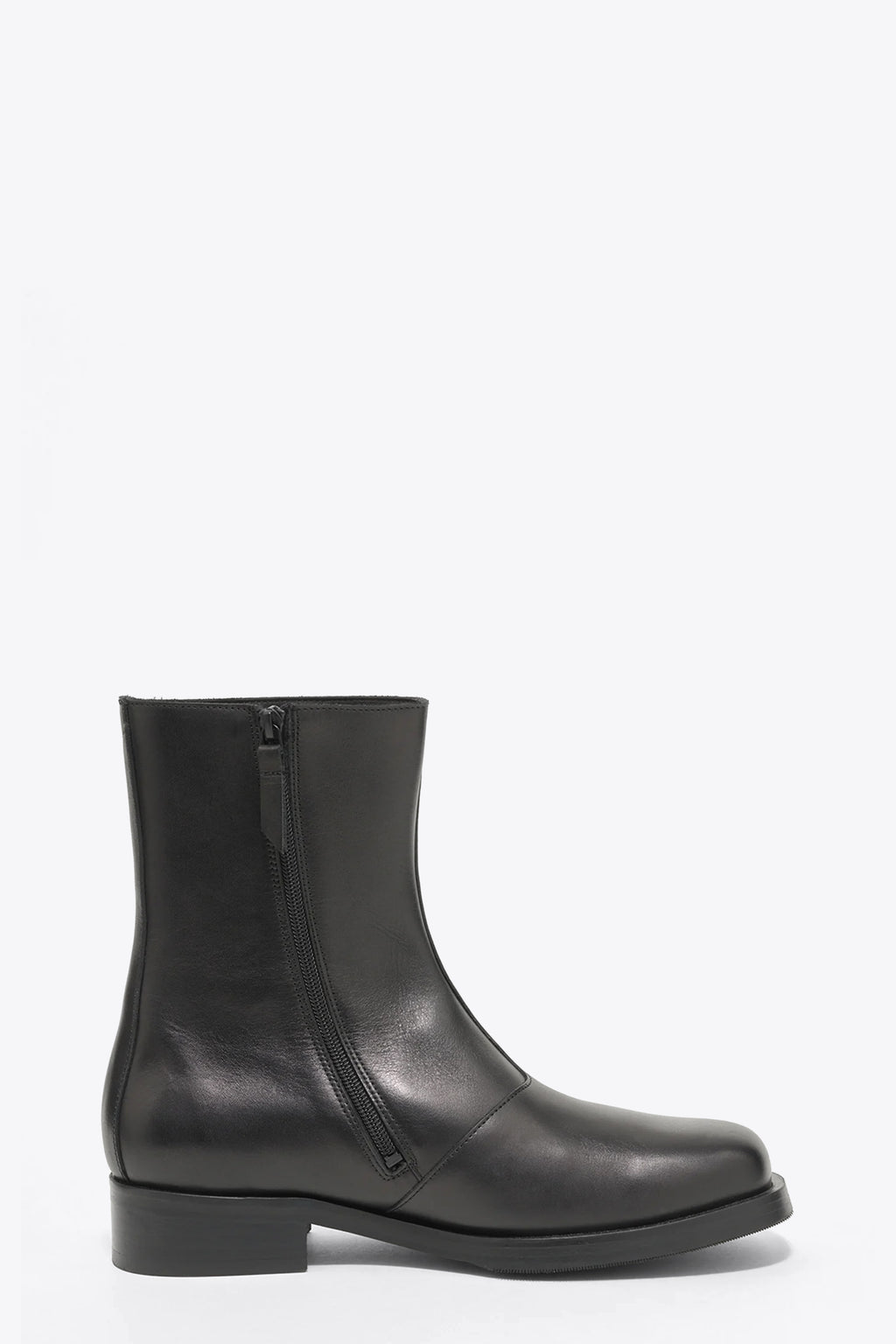 alt-image__Black-leather-ankle-boot---Camion-boot
