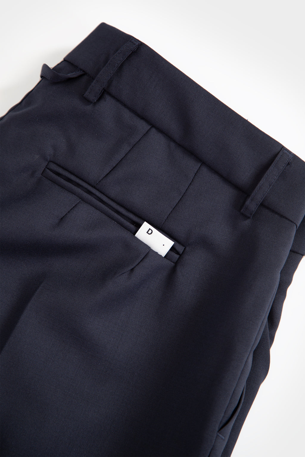 alt-image__Pantalone-blu-navy-in-frescolana-con-pince-frontale