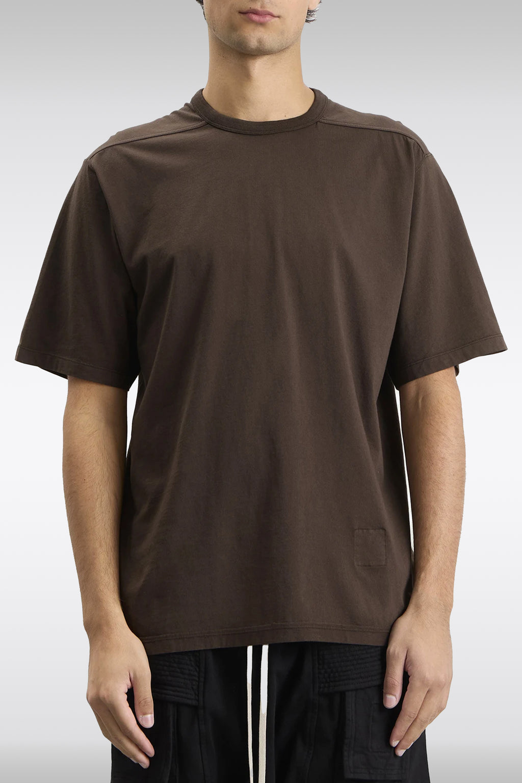 alt-image__T-shirt-regular-fit-in-cotone-marrone---Brad-T