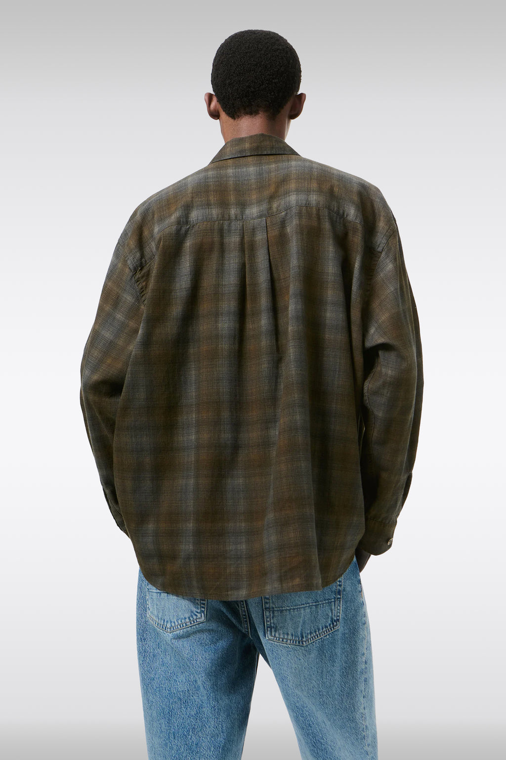 alt-image__Camicia-oversize-in-cotone-a-quadri-marrone-e-verde---Borrowed-Shirt