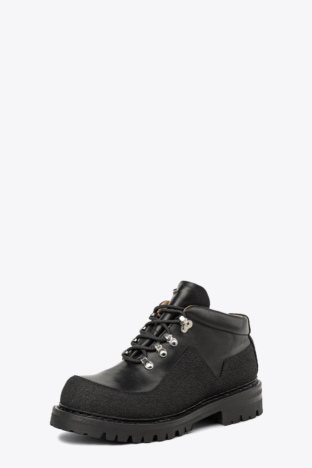 alt-image__QUEST-BOOT-Nero