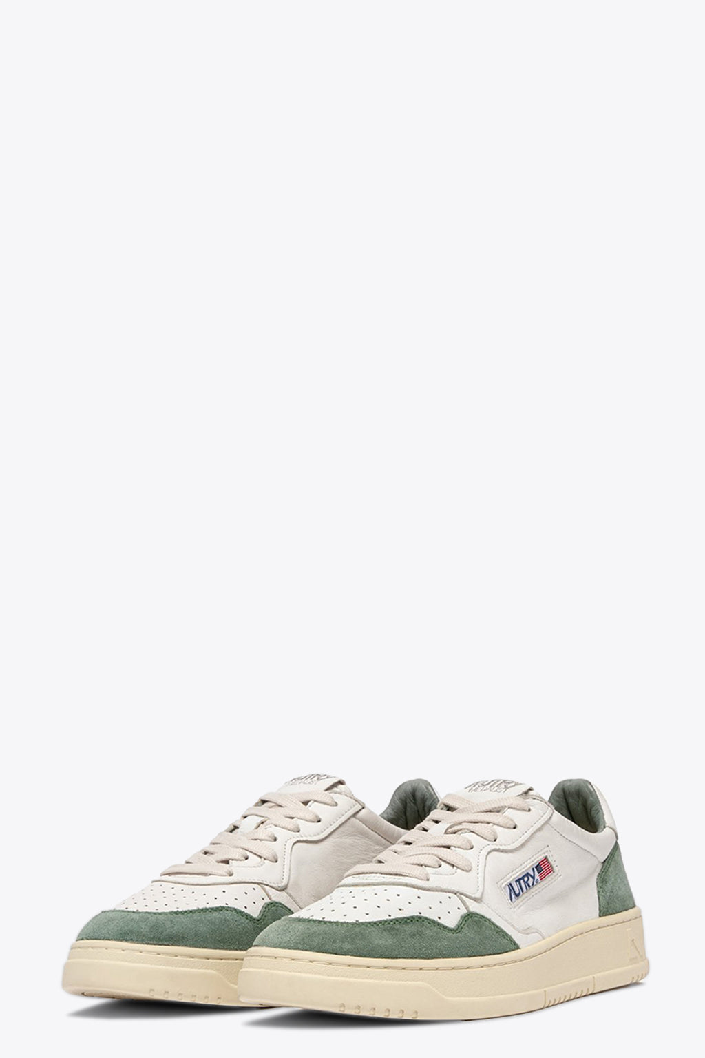 alt-image__White-leather-low-sneaker-with-green-suede-detail---Medalist