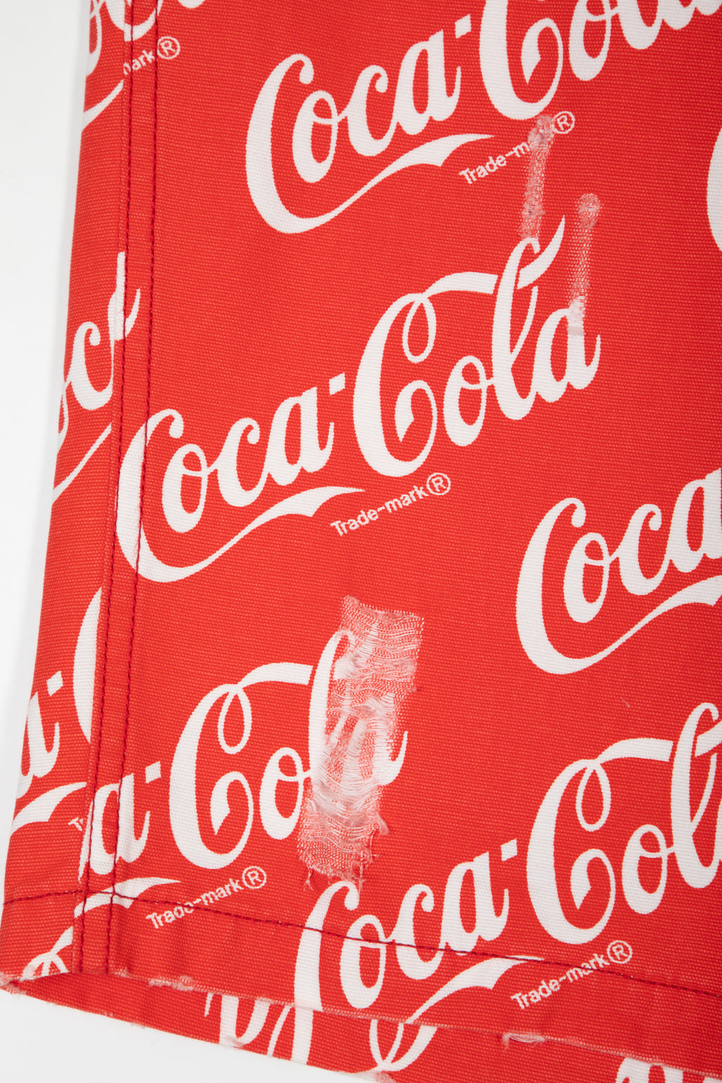 alt-image__Bermuda-Coca-Cola-in-denim-rosso---Unisex-Printed-Canvas-Short-Woven