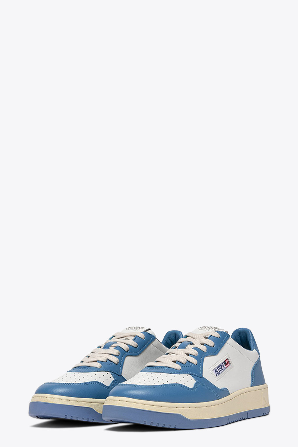 alt-image__Sky-blue-and-white-leather-low-sneaker---Medalist