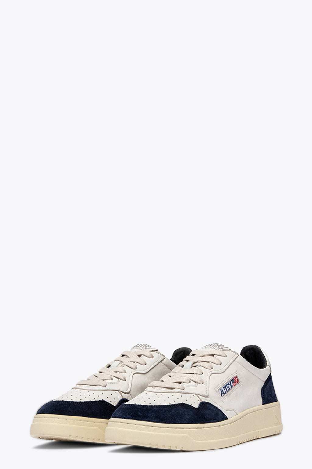 alt-image__White-leather-low-sneaker-with-black-suede-detail---Medalist
