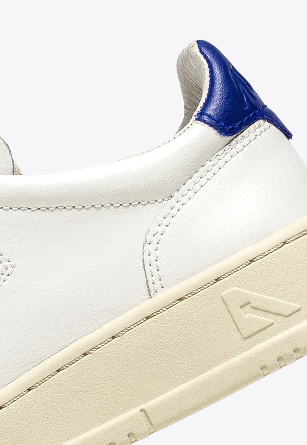 alt-image__White-leather-sneaker-with-blue-back-tab---Medalist
