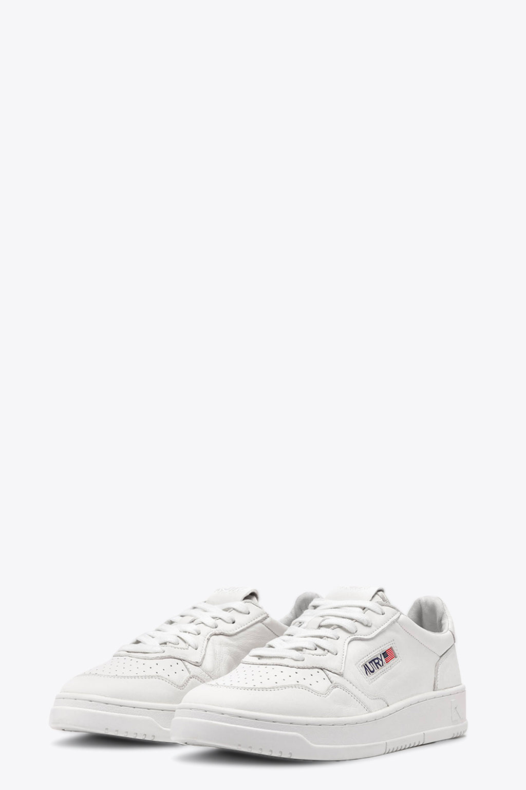 alt-image__White-leather-low-sneaker---Medalist-