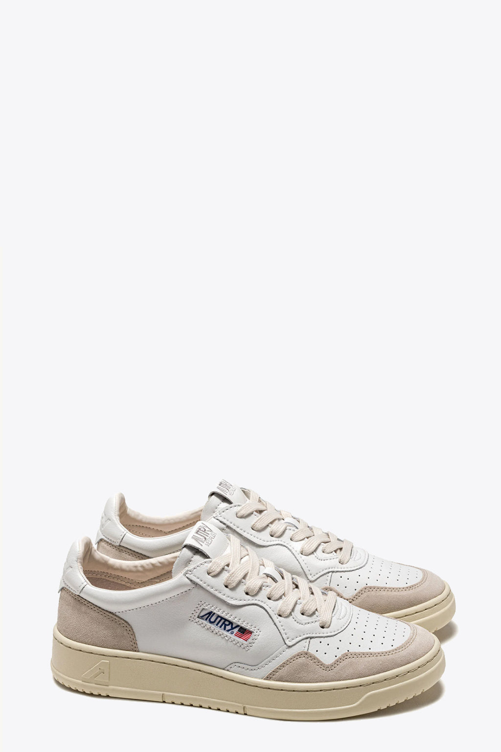 alt-image__White-leather-low-sneaker-with-suede-details---Medalist