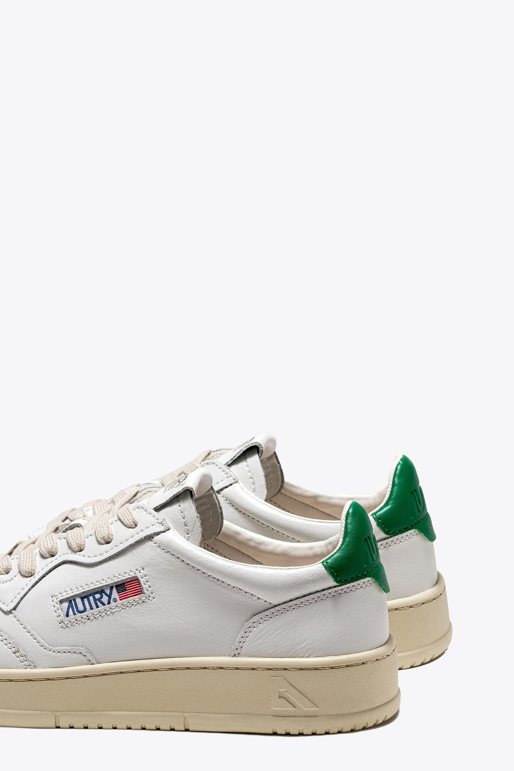 alt-image__White-leather-low-sneaker-with-green-tab---Medalist