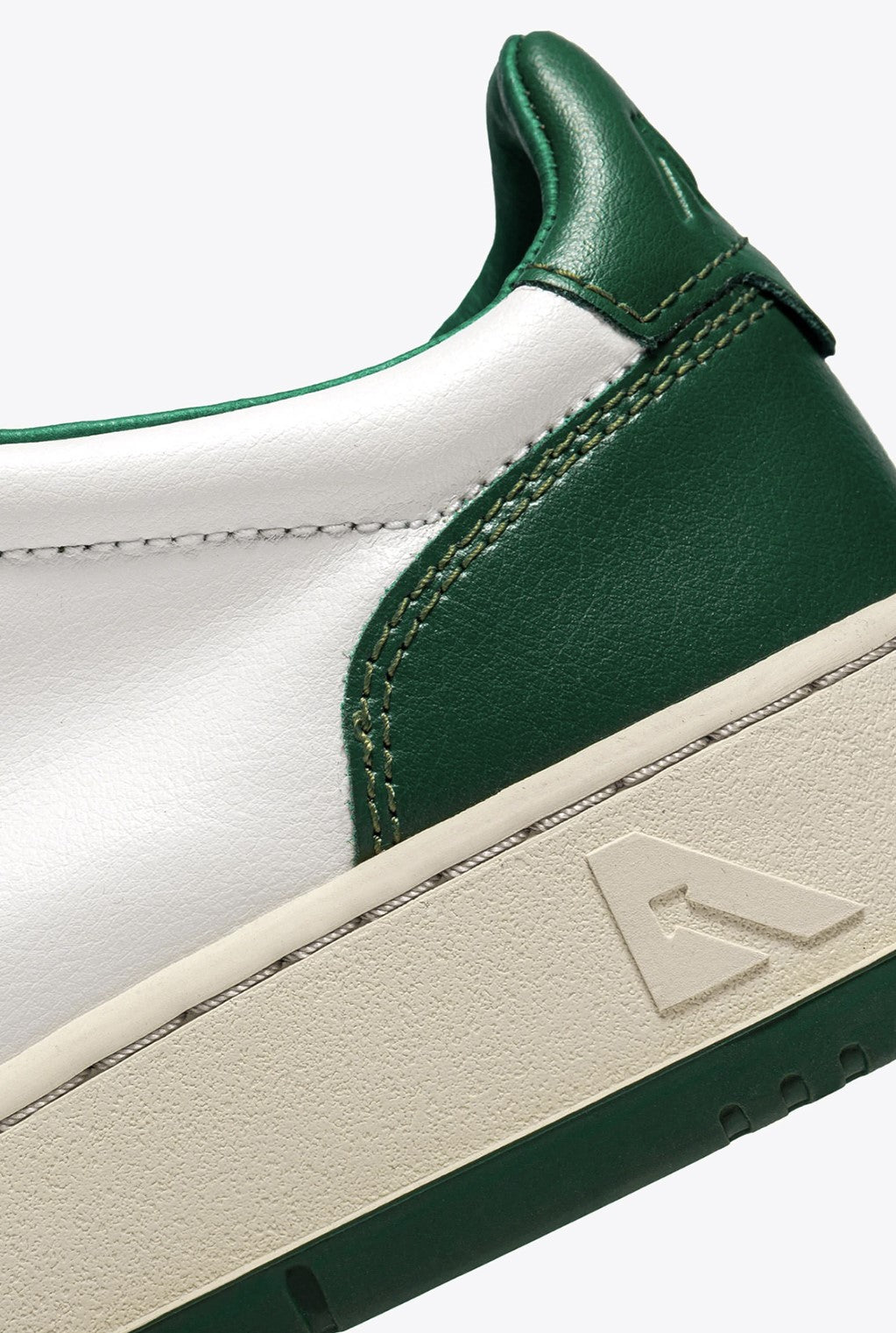 alt-image__Green-and-white-leather-low-sneaker---Medalist