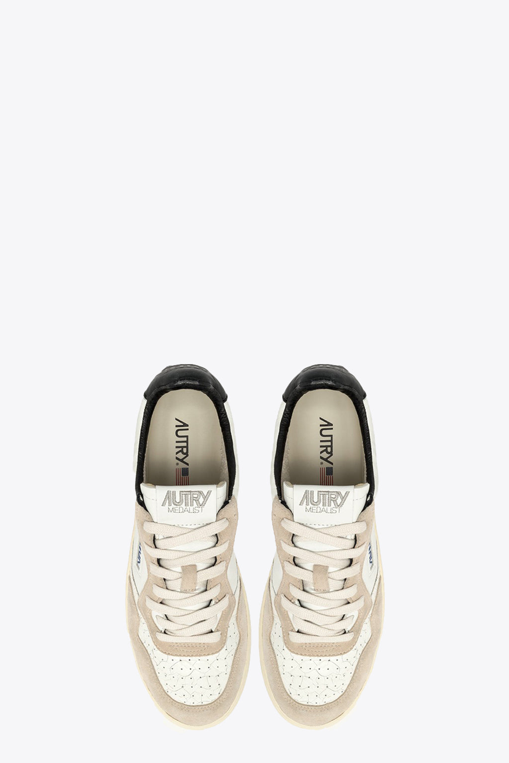 alt-image__White-leather-low-sneaker-with-black-back-tab---Medalist