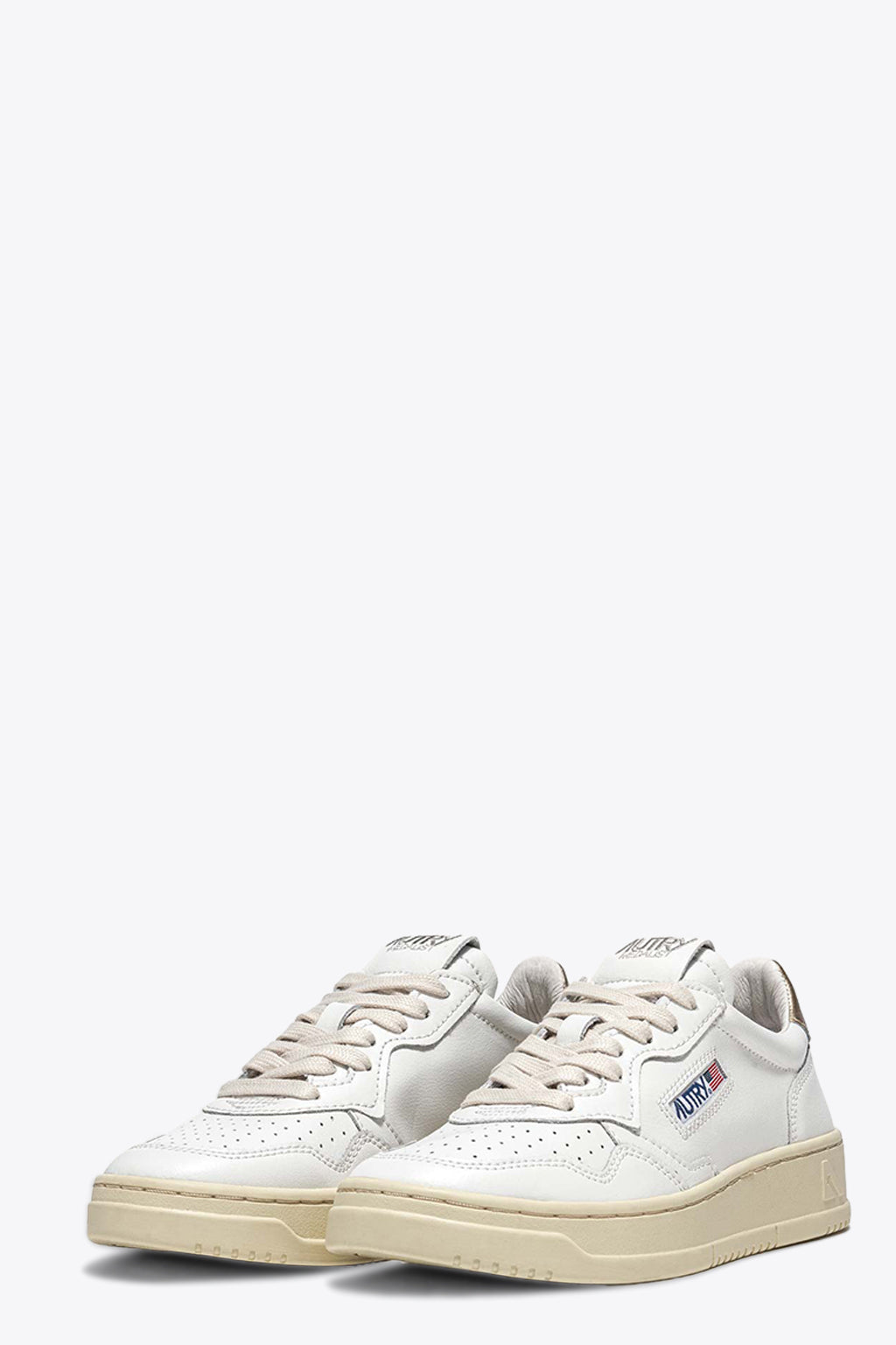 alt-image__White-leather-low-sneaker-with-gold-back-tab---Medalist