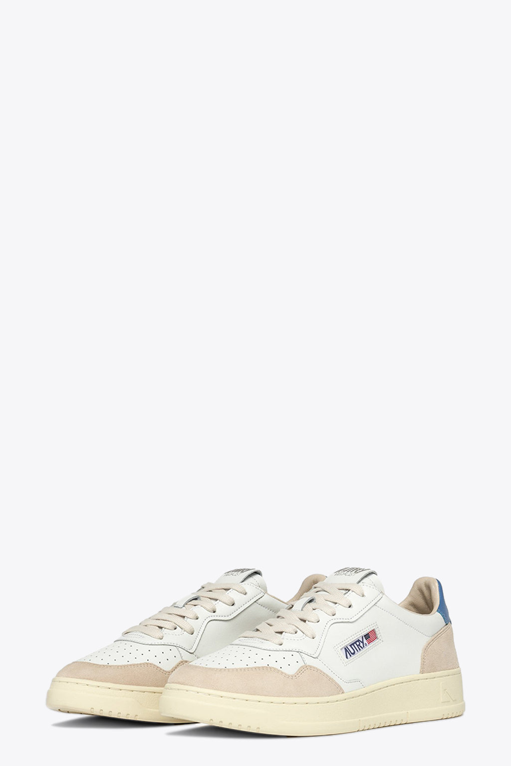 alt-image__White-leather-low-sneaker-with-blue-tab---Medalist