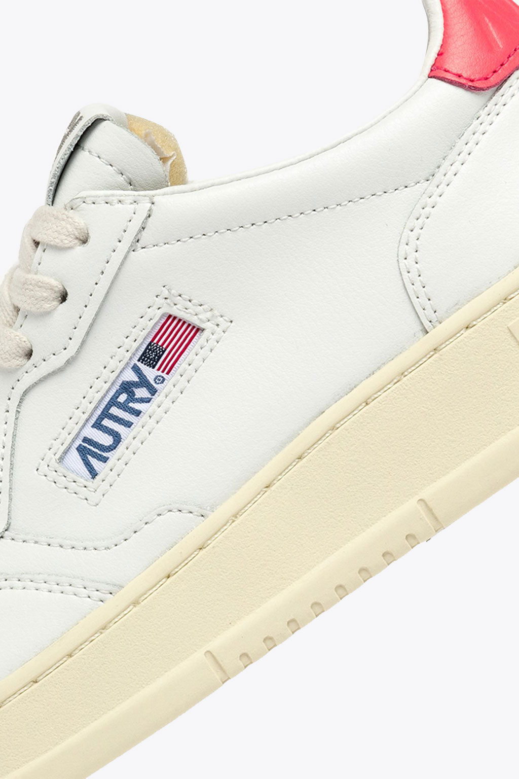 alt-image__White-leather-low-sneaker-with-coral-red-tab---Medalist